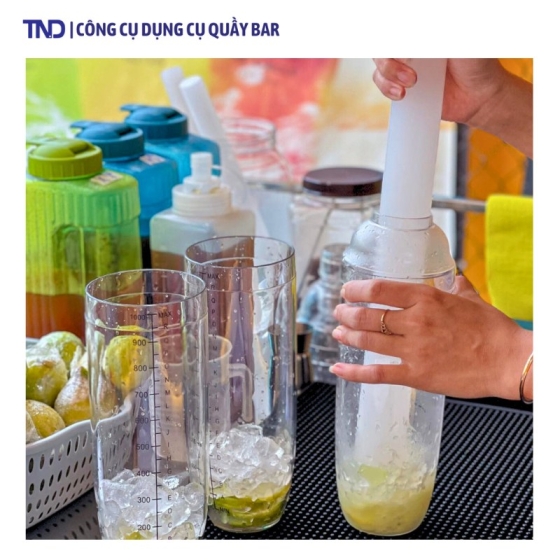 Bộ Bình Lắc Nhựa 4 Mảnh 700ml, 1000ml kèm Chày Nhựa Giã Chanh và Đế Lót Cao Su Cao Cấp